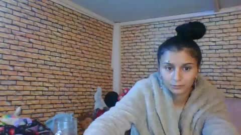 Snapshot of real_coupl3 chatting on December 4, 8:50 pm real_coupl3 online show from December 4, 8:50 pm