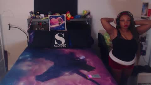 Snapshot of realgoddessdream chatting on March 2, 2:14 am realgoddessdream online show from March 2, 2:14 am