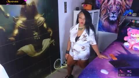 Snapshot of realgoddessdream chatting on June 8, 11:49 pm realgoddessdream online show from June 8, 11:49 pm