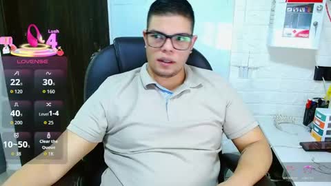 Snapshot of realjoel chatting on June 1, 12:29 pm Joel online show from June 1, 12:29 pm