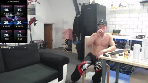 Snapshot of reallyman7 chatting on January 11, 7:49 pm Ask me online show from January 11, 7:49 pm