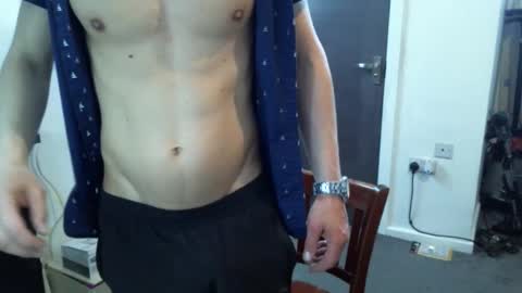 Snapshot of reallyman7 chatting on May 22, 8:21 am Ask me online show from May 22, 8:21 am