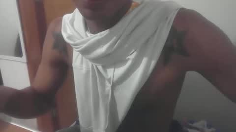 Snapshot of realmenol24k chatting on January 14, 2:17 am SexyFlacko online show from January 14, 2:17 am