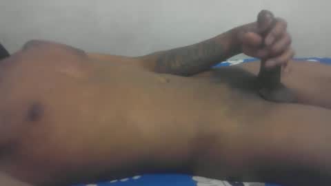 Snapshot of realmenol24k chatting on February 14, 10:39 pm SexyFlacko online show from February 14, 10:39 pm