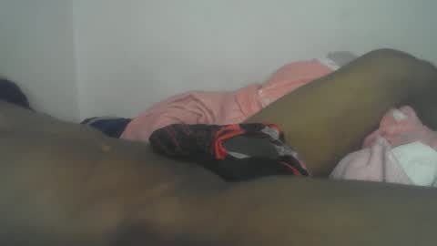 Snapshot of realmenol24k chatting on May 18, 4:07 am SexyFlacko online show from May 18, 4:07 am