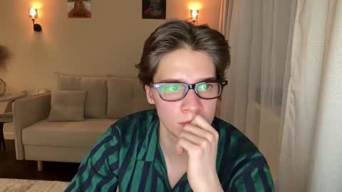 Snapshot of realsupermichael chatting on January 20, 6:32 pm AliceEve online show from January 20, 6:32 pm