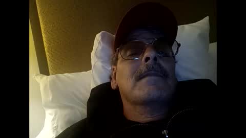 Snapshot of reaviss228851 chatting on November 4, 3:27 am reaviss228851 online show from November 4, 3:27 am