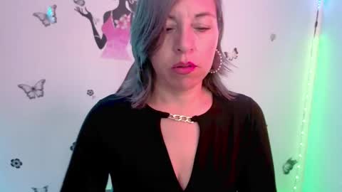 Snapshot of rebbeca09 chatting on June 5, 12:44 pm Rebbeca online show from June 5, 12:44 pm