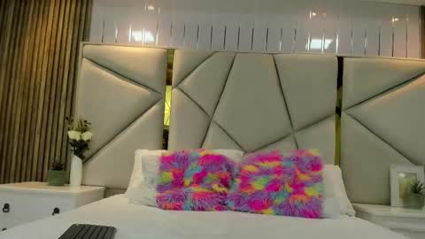 Snapshot of rebeca_brown_ chatting on October 11, 11:31 am Rebeca online show from October 11, 11:31 am