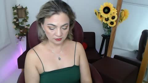 Snapshot of rebeca_milf chatting on July 6, 2:14 pm REBECA online show from July 6, 2:14 pm