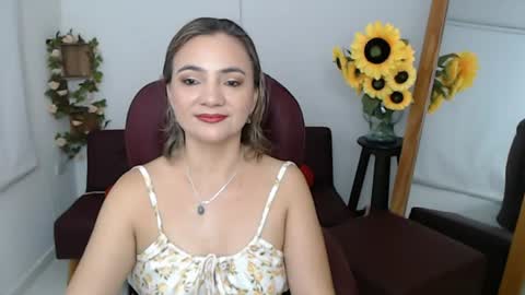 Snapshot of rebeca_milf chatting on July 7, 10:41 am REBECA online show from July 7, 10:41 am