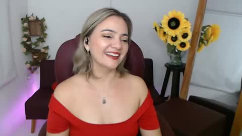 Snapshot of rebeca_milf chatting on July 8, 1:59 pm REBECA online show from July 8, 1:59 pm