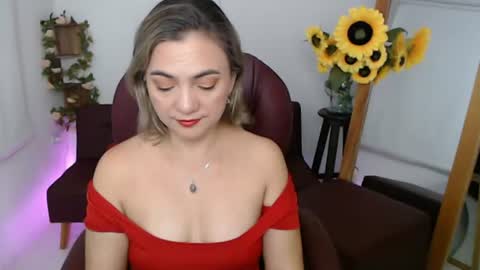 Snapshot of rebeca_milf chatting on July 19, 1:37 pm REBECA online show from July 19, 1:37 pm
