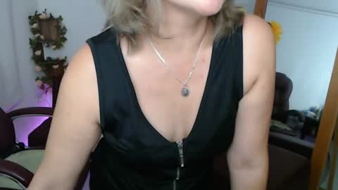 Snapshot of rebeca_milf chatting on July 21, 2:30 pm REBECA online show from July 21, 2:30 pm