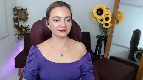 Snapshot of rebeca_milf chatting on July 24, 1:42 pm REBECA online show from July 24, 1:42 pm