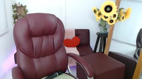 Snapshot of rebeca_milf chatting on July 25, 2:36 pm REBECA online show from July 25, 2:36 pm