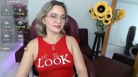Snapshot of rebeca_milf chatting on July 28, 8:12 pm REBECA online show from July 28, 8:12 pm