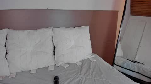 Snapshot of rebeca_williams_ chatting on May 28, 12:46 pm Rebeca Williams online show from May 28, 12:46 pm