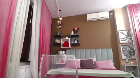 rebecablackx online show from January 14, 10:38 am