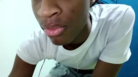 Snapshot of rebecca23278 chatting on June 12, 2:54 am Tu mami Rebecca online show from June 12, 2:54 am