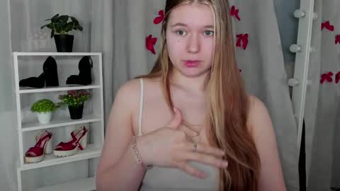 rebecca_____ online show from February 9, 6:26 pm