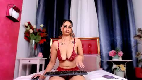 Snapshot of rebecca_mistique chatting on July 21, 5:26 pm Rebecca online show from July 21, 5:26 pm