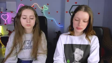rebecca_smile_ online show from April 30, 12:11 pm