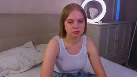 Snapshot of rebeccacruze chatting on June 7, 7:34 am rebeccacruze online show from June 7, 7:34 am