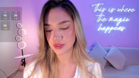 Snapshot of rebeccahudson_ chatting on October 29, 7:15 pm Rebe online show from October 29, 7:15 pm