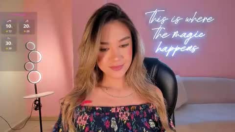 Snapshot of rebeccahudson_ chatting on October 30, 7:25 pm Rebe online show from October 30, 7:25 pm