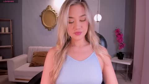 Snapshot of rebeccahudson_ chatting on May 25, 8:37 pm Rebe online show from May 25, 8:37 pm