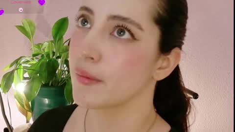 rebeccawhite_meow online show from June 10, 1:06 am