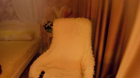 rebekkacharm online show from December 17, 7:37 pm