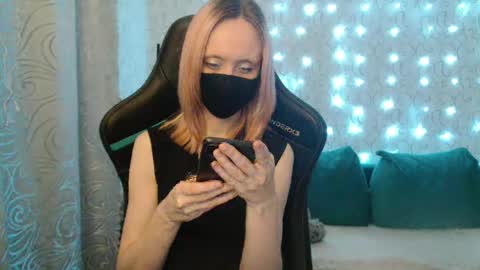 Snapshot of rebesaolset chatting on December 15, 4:59 pm RebesaOlset online show from December 15, 4:59 pm