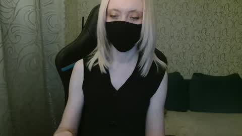 Snapshot of rebesaolset chatting on December 25, 6:41 pm RebesaOlset online show from December 25, 6:41 pm