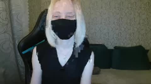 Snapshot of rebesaolset chatting on January 24, 5:00 pm RebesaOlset online show from January 24, 5:00 pm