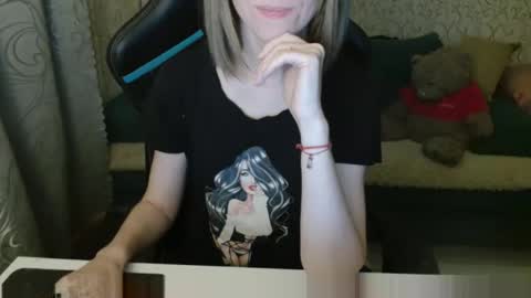 Snapshot of rebesaolset chatting on October 4, 3:32 pm RebesaOlset online show from October 4, 3:32 pm