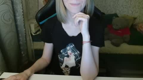 Snapshot of rebesaolset chatting on October 9, 3:21 pm RebesaOlset online show from October 9, 3:21 pm