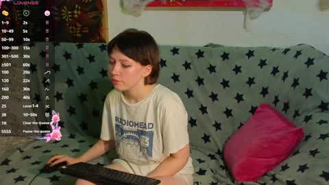 Snapshot of reborn_elf chatting on November 5, 10:10 pm Lara online show from November 5, 10:10 pm