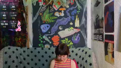 Snapshot of reborn_elf chatting on November 15, 9:54 pm Lara online show from November 15, 9:54 pm