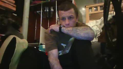 Snapshot of recka810 chatting on March 1, 3:21 am recka810 online show from March 1, 3:21 am