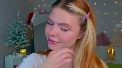 Snapshot of red__candy chatting on January 7, 12:07 pm red__candy online show from January 7, 12:07 pm