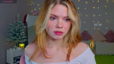 Snapshot of red__candy chatting on January 9, 12:08 pm red__candy online show from January 9, 12:08 pm