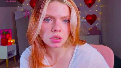 Snapshot of red__candy chatting on March 25, 3:29 pm red__candy online show from March 25, 3:29 pm