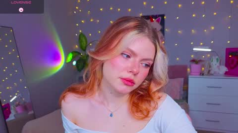 red__candy online show from April 12, 11:04 am