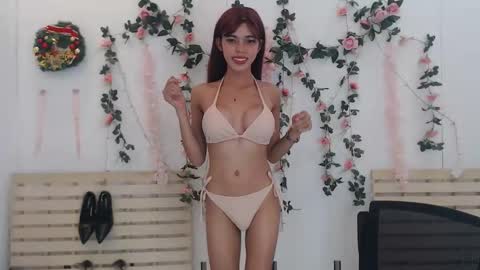 Snapshot of red_ann17 chatting on November 2, 10:39 am ann online show from November 2, 10:39 am