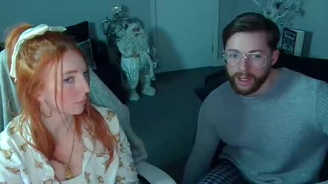 Snapshot of red_firesquirt chatting on December 15, 9:09 pm Red -  online show from December 15, 9:09 pm