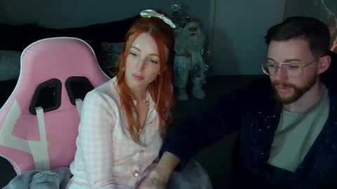 Snapshot of red_firesquirt chatting on December 22, 9:09 pm Red -  online show from December 22, 9:09 pm