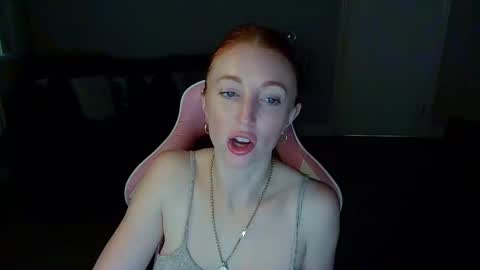 Snapshot of red_firesquirt chatting on January 7, 2:19 pm Red -  online show from January 7, 2:19 pm