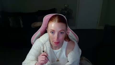Snapshot of red_firesquirt chatting on February 13, 3:14 pm Red -  online show from February 13, 3:14 pm